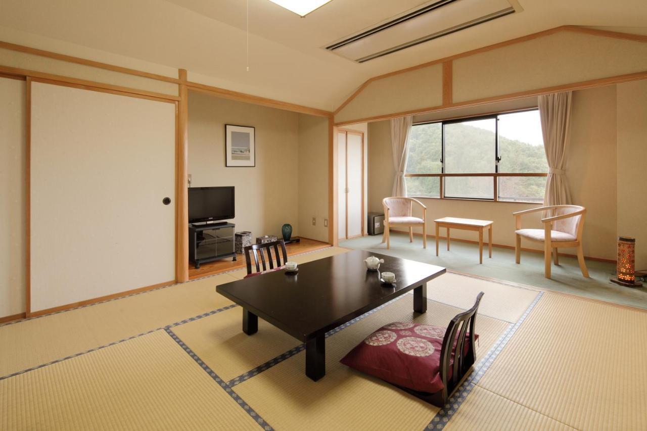 Hotel Sanazawa-No-Mori Numata  Zimmer foto